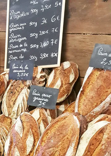 Pains au levain et ardoises de prix